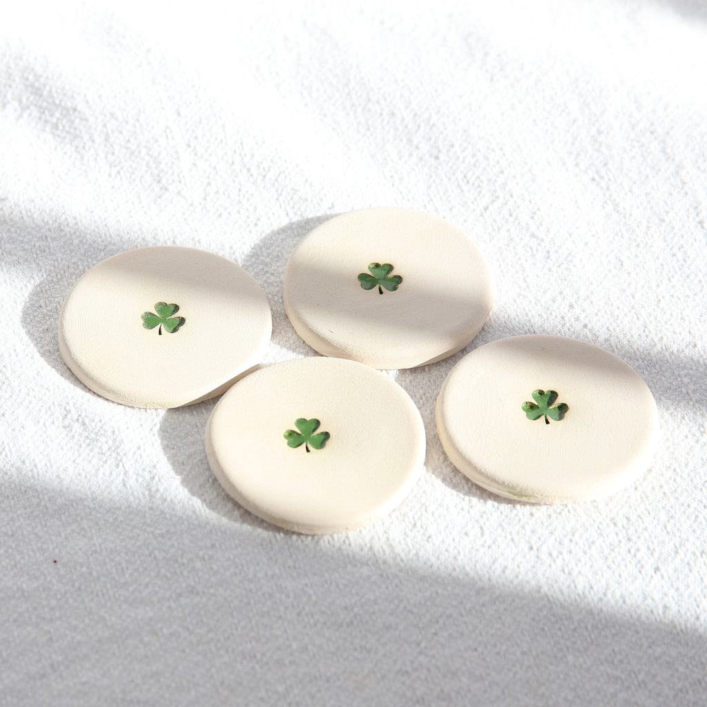 Duftstein Kleeblatt aus unglasierter Keramik