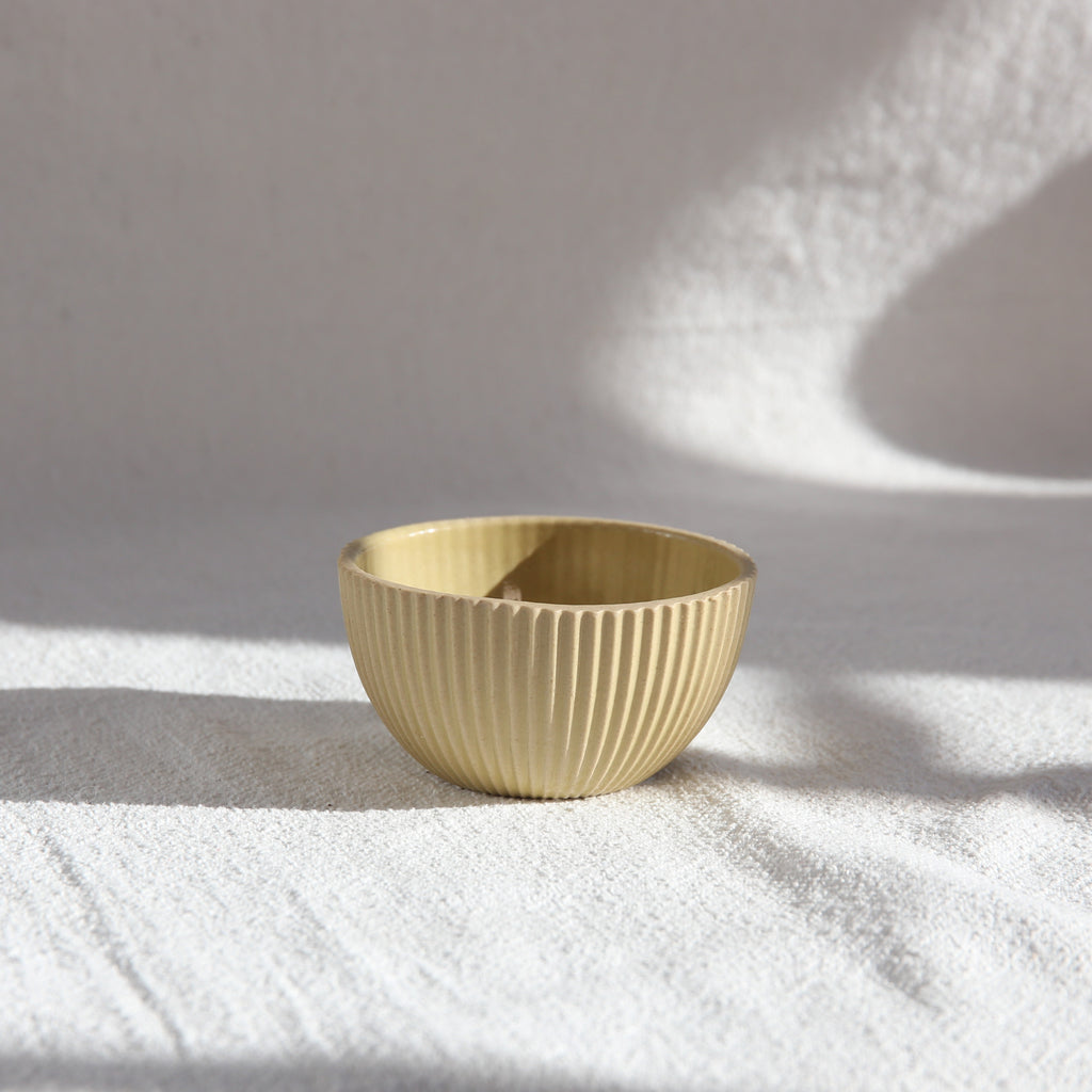 Rillenschale Pastel Grip in Eisblau mit Rillenstruktur